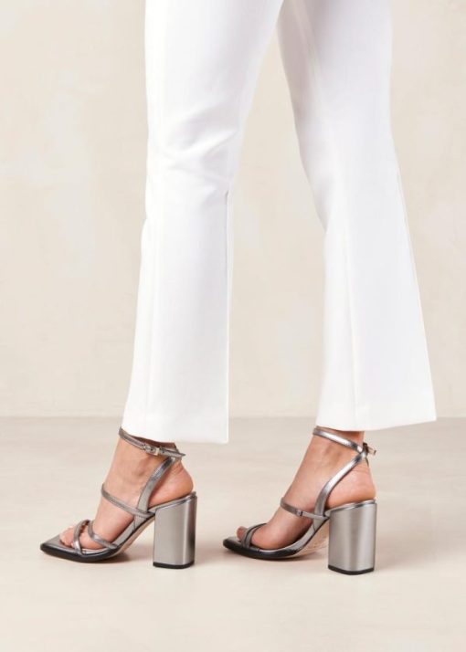 Theshoecabinet.shop473cd554eb 5